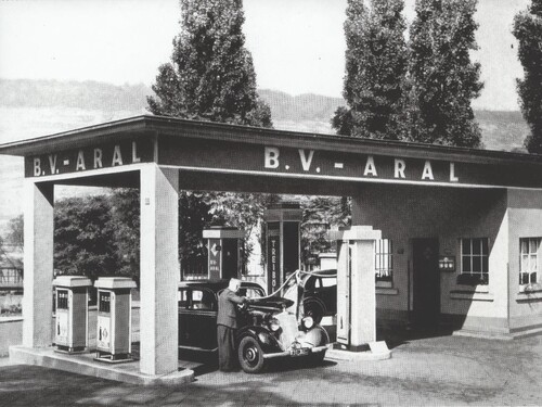 Aral filling station, 1940s.