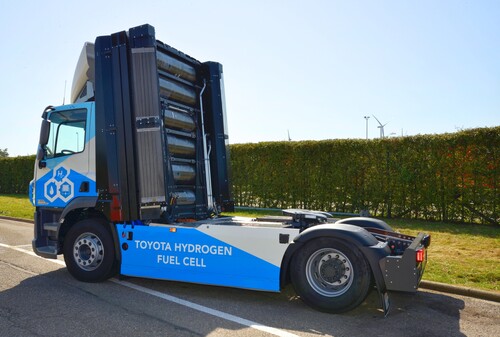 Fuel cell truck built by VDL and Toyota
