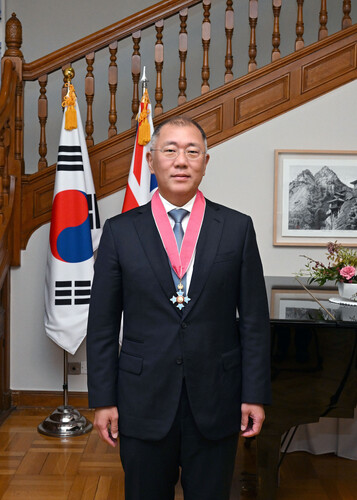 Commander of the British Empire: Hyundai Group CEO Euisun Chung.