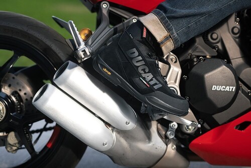 Short motorcycle boot Ducati Company C4.