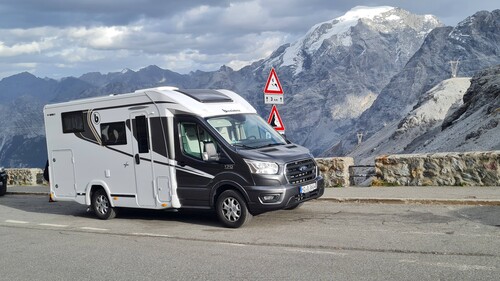 With the camper on the Stifser Joch in South Tyrol.
