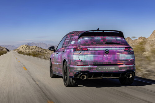 Still camouflaged: VW Golf GTI from model year 2024.