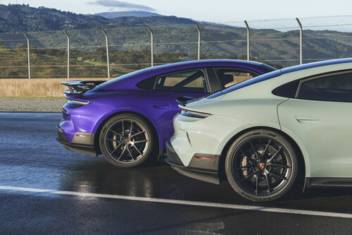 Porsche Taycan Turbo GT and Turobo GT with Weissach package (rear).