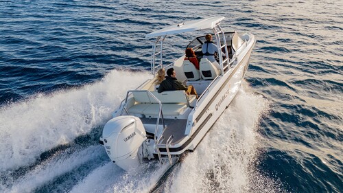 Quarken 27 with Yamaha outboard 350hp V6.