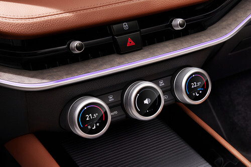 Skoda Superb interior, rotary push buttons with digital displays.