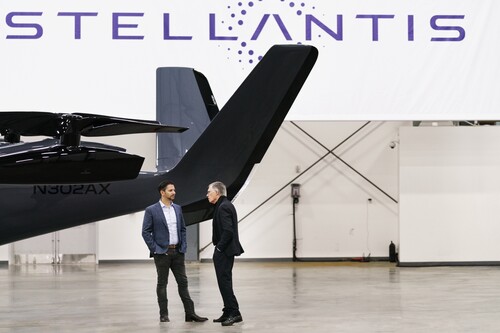 Stellantis Group CEO Carlos Tavares (right) in conversation with Adam Goldstein, CEO of Archer.
