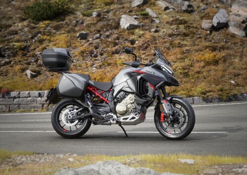 Ducati configurator with photorealistic and high-resolution display.
