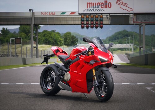 Ducati configurator with photorealistic and high-resolution display.