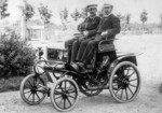 Opel Patent-Motorwagen System Lutzmann from 1899 with Heinrich Opel (right) and Opel foreman Sedlazcek.